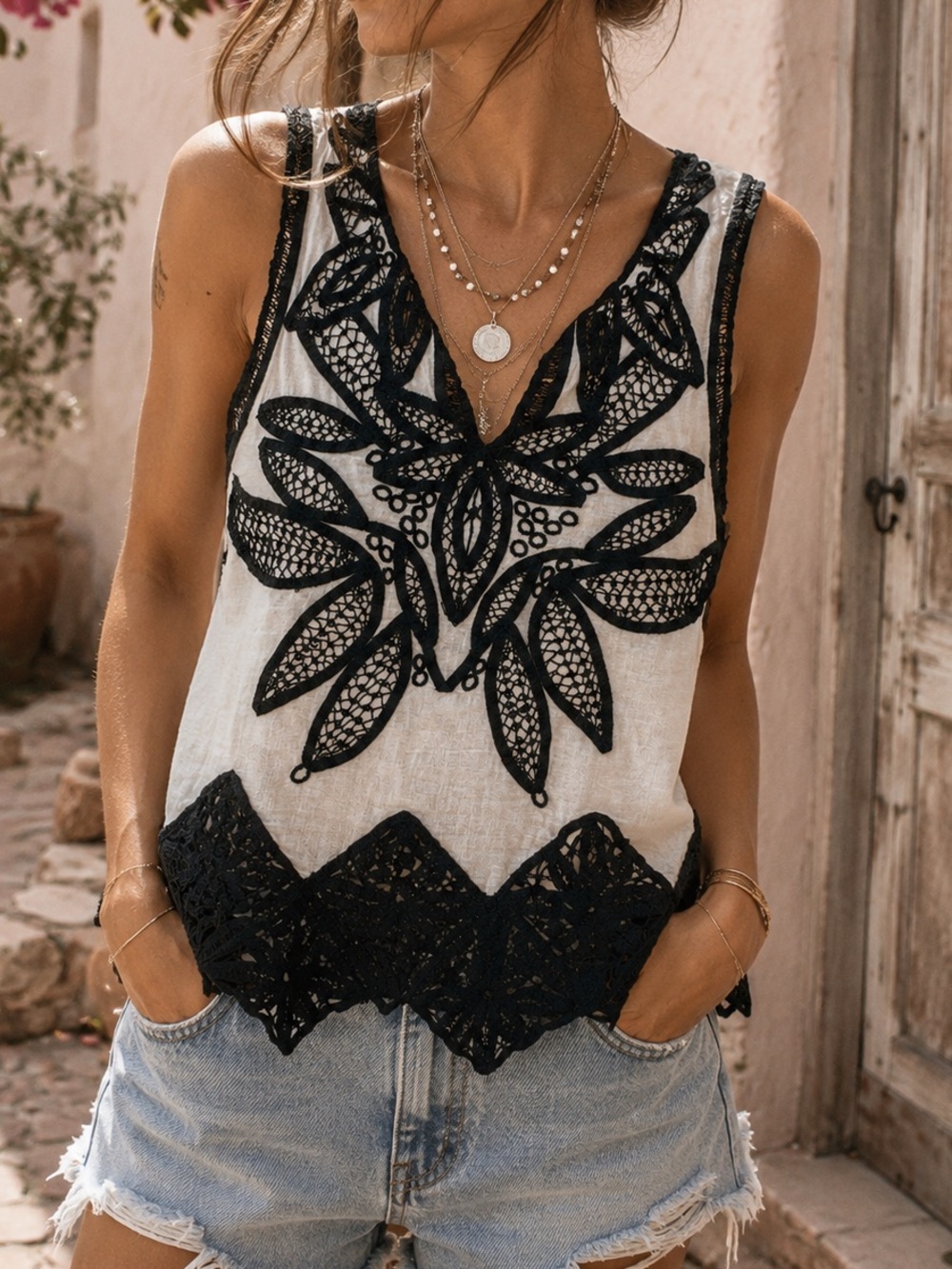 Meadow Rue Anthropologie White Black Crochet Lace Tank Top Boho Sleeveless Small